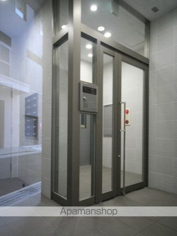 ROOM 結 豊中駅前の玄関写真