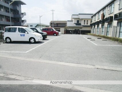 レオパレスＨＥＡＶＥＮ[1K/23.18m2]の駐車場1