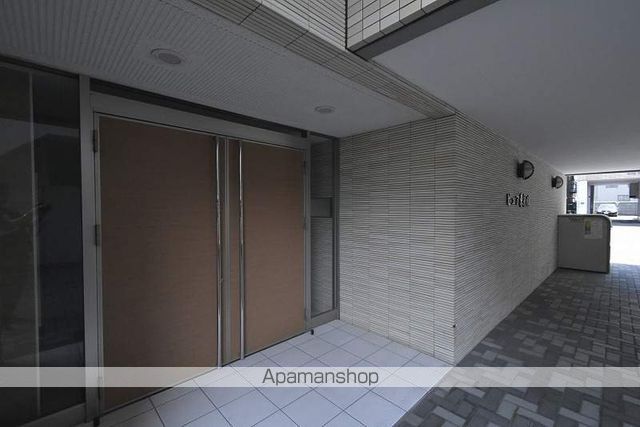 ピュア東彩館の玄関写真