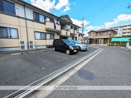 サンセール植田[2DK/48.79m2]の駐車場1