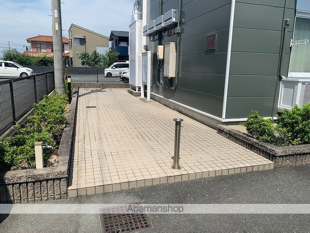 レオパレスオリーブの木の玄関写真