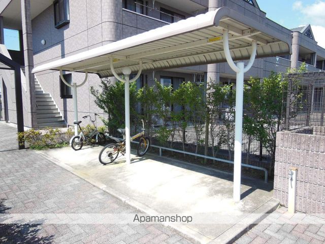 AND YOUの玄関写真