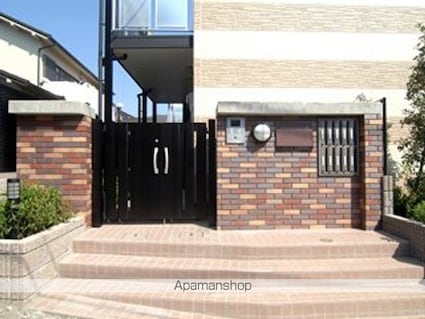 レオパレスはなみずき[1K/22.35m2]のエントランス3