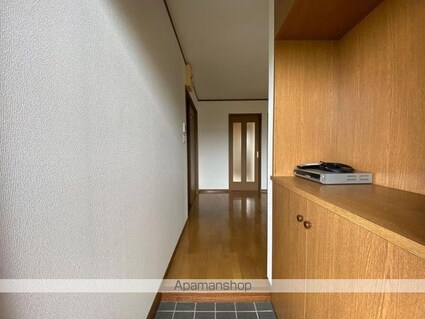 メゾンクラスター[2LDK/48m2]の玄関