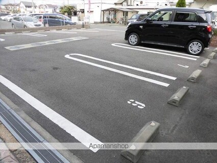 リヴェール松江[1R/30m2]の駐車場1