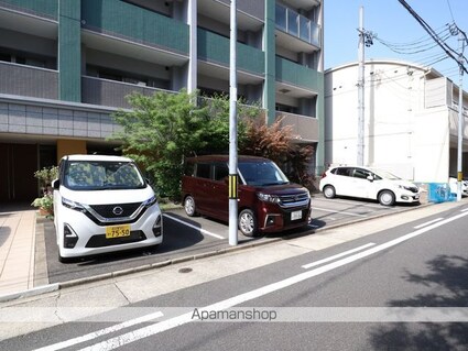 フォレスト９[1DK/33.57m2]の駐車場