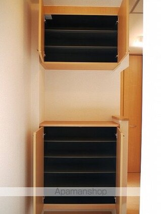 ロイヤルガーデンエリナ　Ｆ[1LDK/52.13m2]の玄関