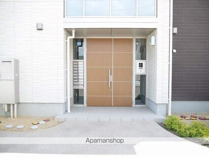 アートタウン[1LDK/47.7m2]のエントランス