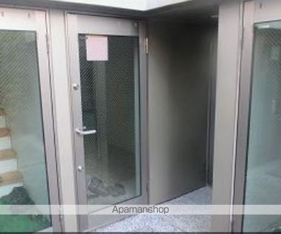 シモキタハウスの玄関写真