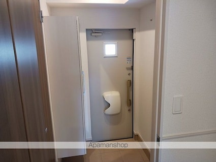 ヒカルサ甲府国母　イースト[1LDK/38.52m2]の玄関