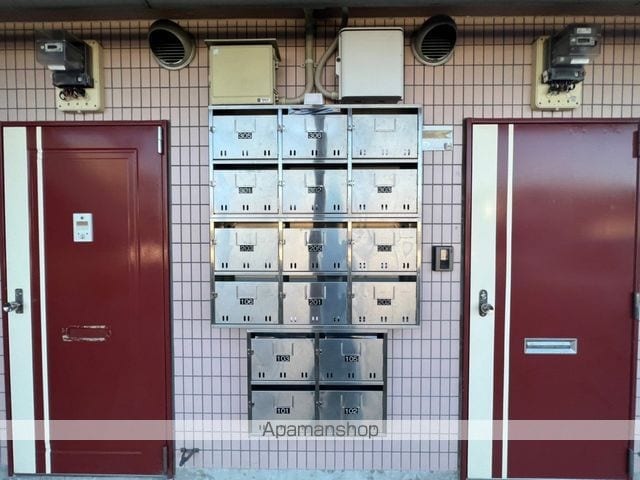 コーポレーション華の玄関写真