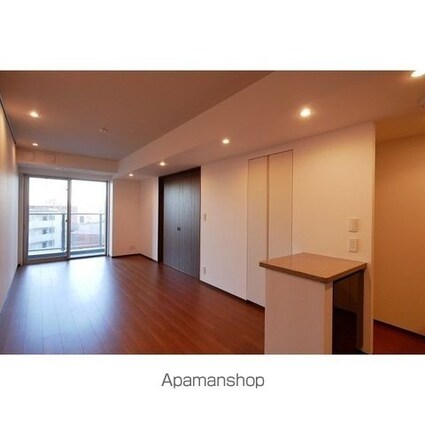 コンフォリア新宿イーストサイドタワー[1LDK/55.53m2]のリビング・居間