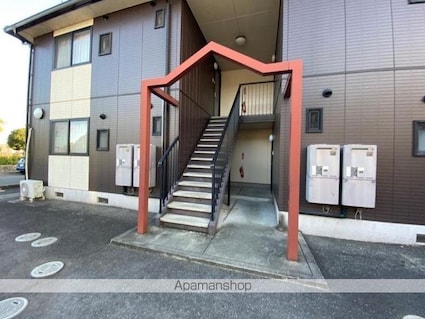 サテライトＳ１・２棟[2K/42.98m2]のエントランス