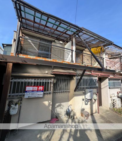 西野110-31テラスハウス 左の外観写真
