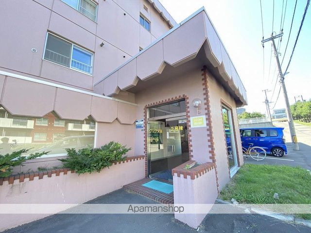 クレア栄通2号棟の玄関写真