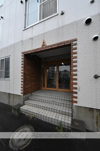 ホワイトビルAの玄関写真