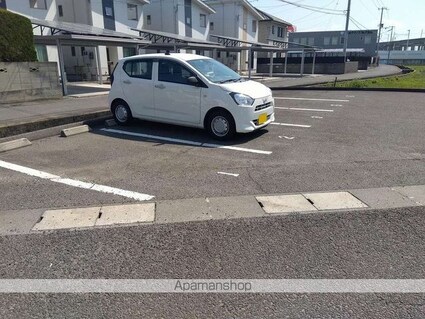 香川県綾歌郡宇多津町新開[1K/22.7m2]の駐車場2