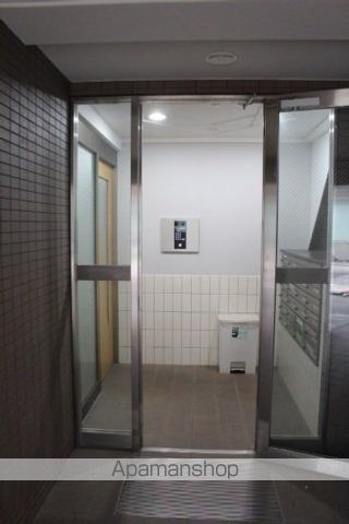 的場Yビルの玄関写真