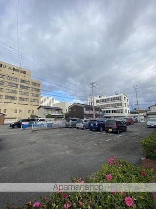 ヴィラ栗林[3DK/57m2]の駐車場