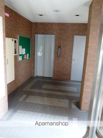 ルビダクオ荒本の玄関写真