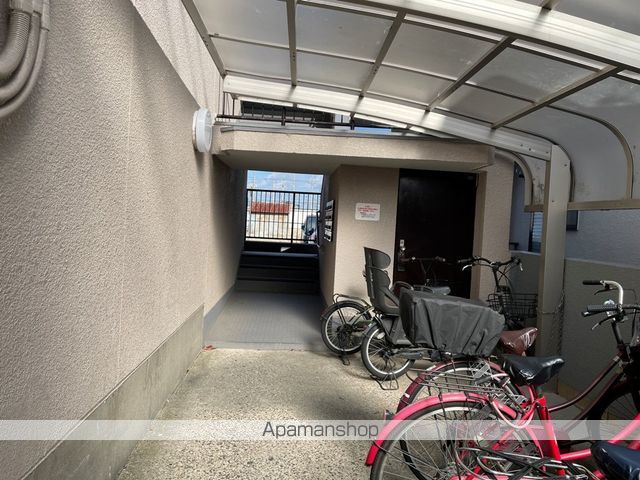 野本コーポラスの玄関写真