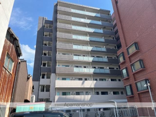 TIARA本町の玄関写真
