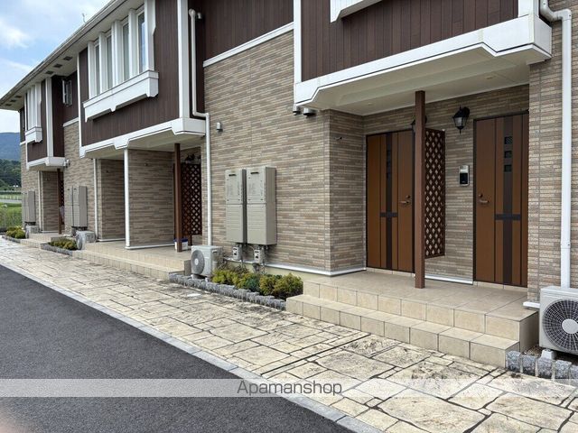 ラフレシールの玄関写真