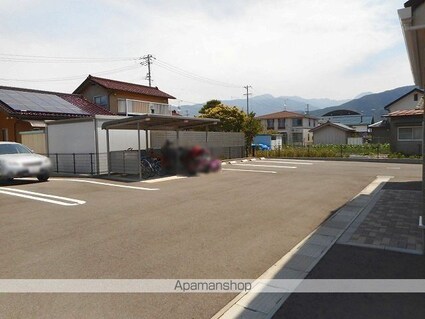 カーサ　エテルナ　Ⅱ[1LDK/50.6m2]の駐車場2