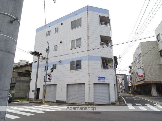 オールイズウェル・丸亀ビルの玄関写真