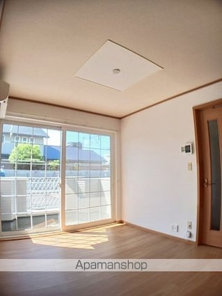 愛媛県松山市山越１丁目[2DK/44.34m2]のリビング・居間
