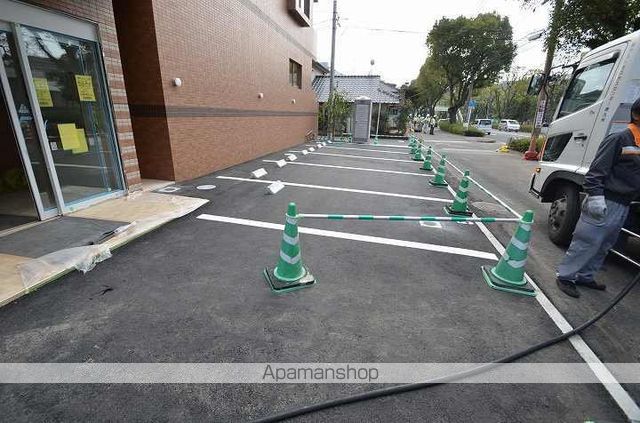 鴨池第16富山ビルの玄関写真