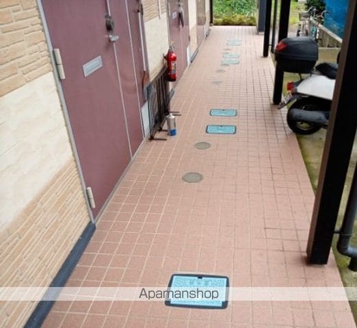 レオパレスピュアリストIIIの玄関写真