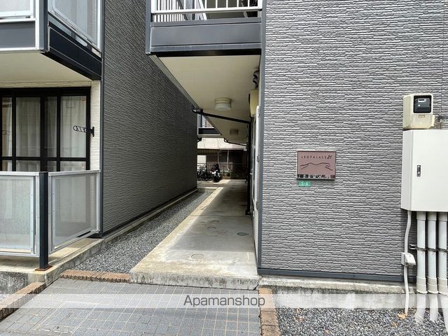 レオパレスクララ3の玄関写真
