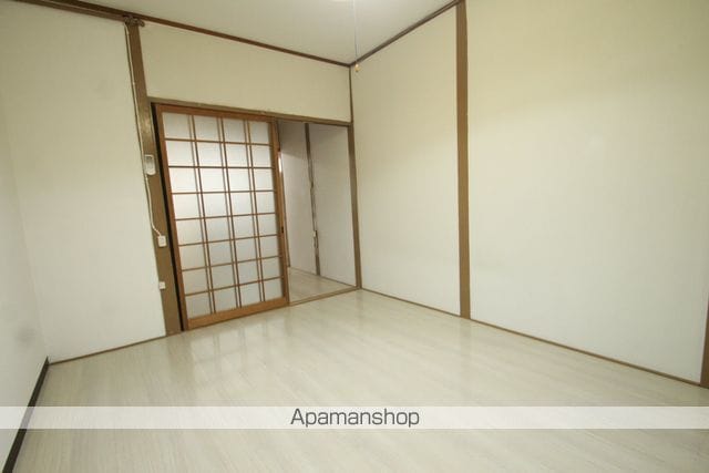 島江町2-2-8の内装写真
