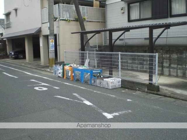 レオパレスひまわりの玄関写真