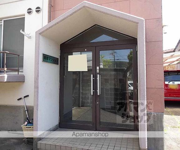 岡本マンションの玄関写真