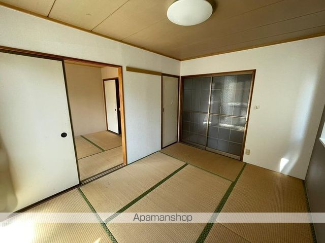 ファミリー東出 A棟の内装写真