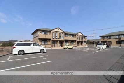 ボヌールＤ[2LDK/61.18m2]の駐車場