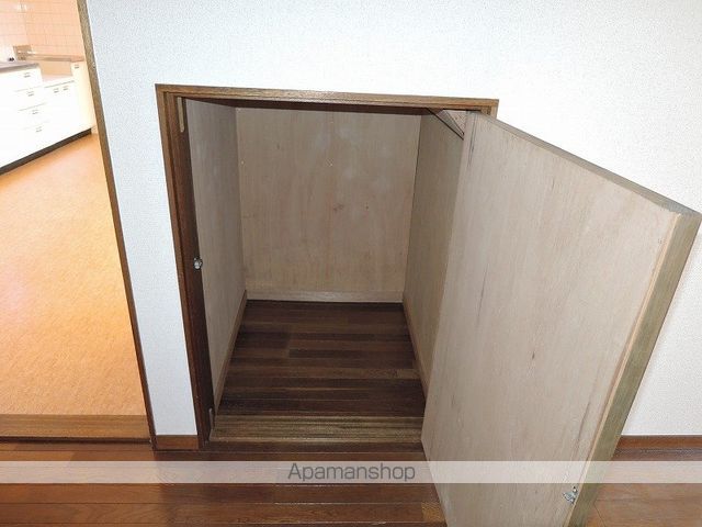 富士宮市 2階建 築35年の内装写真