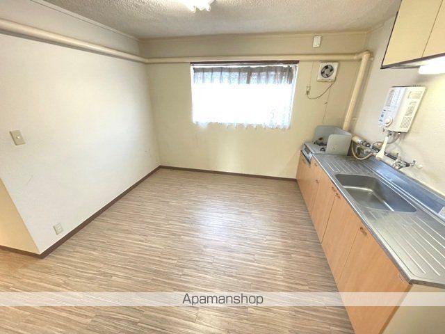 スカイハイツ辻崎の内装写真