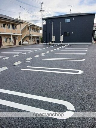 ラ　クラルテ　ｂ[1LDK/50.01m2]の駐車場