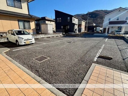 レオパレスＴｏｐＦｏｒｔｕｎｅ[1K/23.18m2]の駐車場2