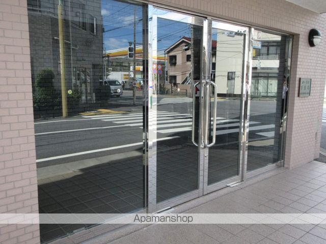 ルーブル下井草の玄関写真