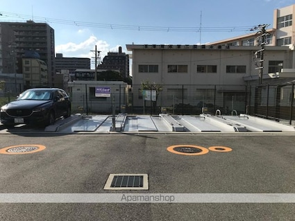 エルミナリゾート南草津[1R/28.6m2]の駐車場1