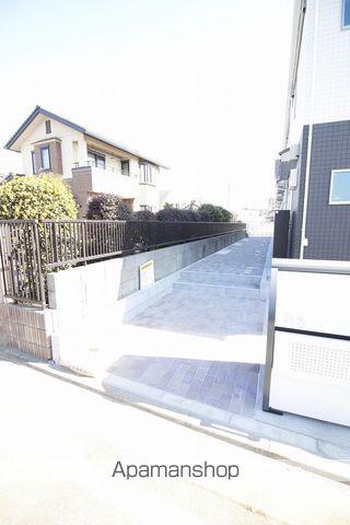 プラシード榎の玄関写真