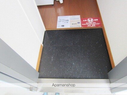 レオパレストゥインクル[1K/23.18m2]の玄関