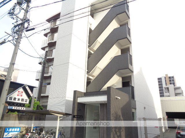 THE THIRD EASTの玄関写真