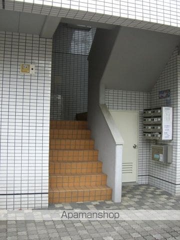 プレジデントステイツ上袋 D棟の玄関写真