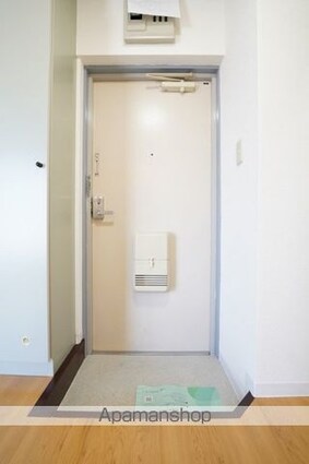 ハイタウン世田谷代田[1R/17.72m2]の玄関