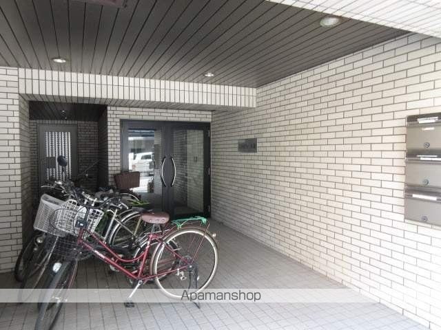 リベルティ大通の玄関写真